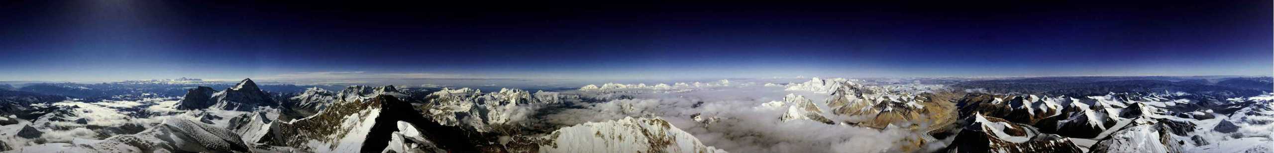 Mt. Everest pananormic view
