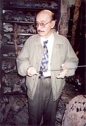 Dr Javier Cabrera 