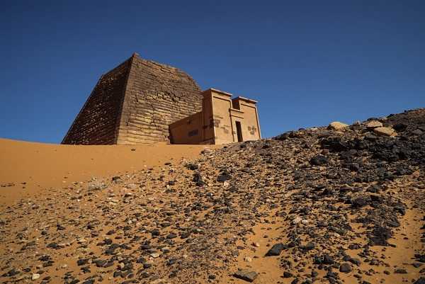 Nubian pyramid giants
